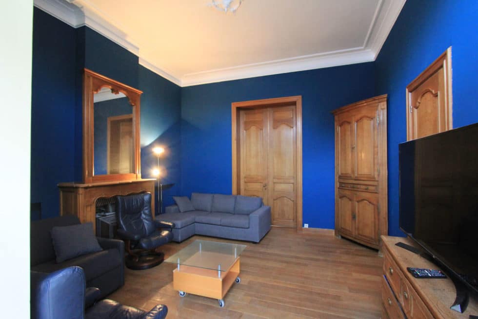 intérieur bleu peinture